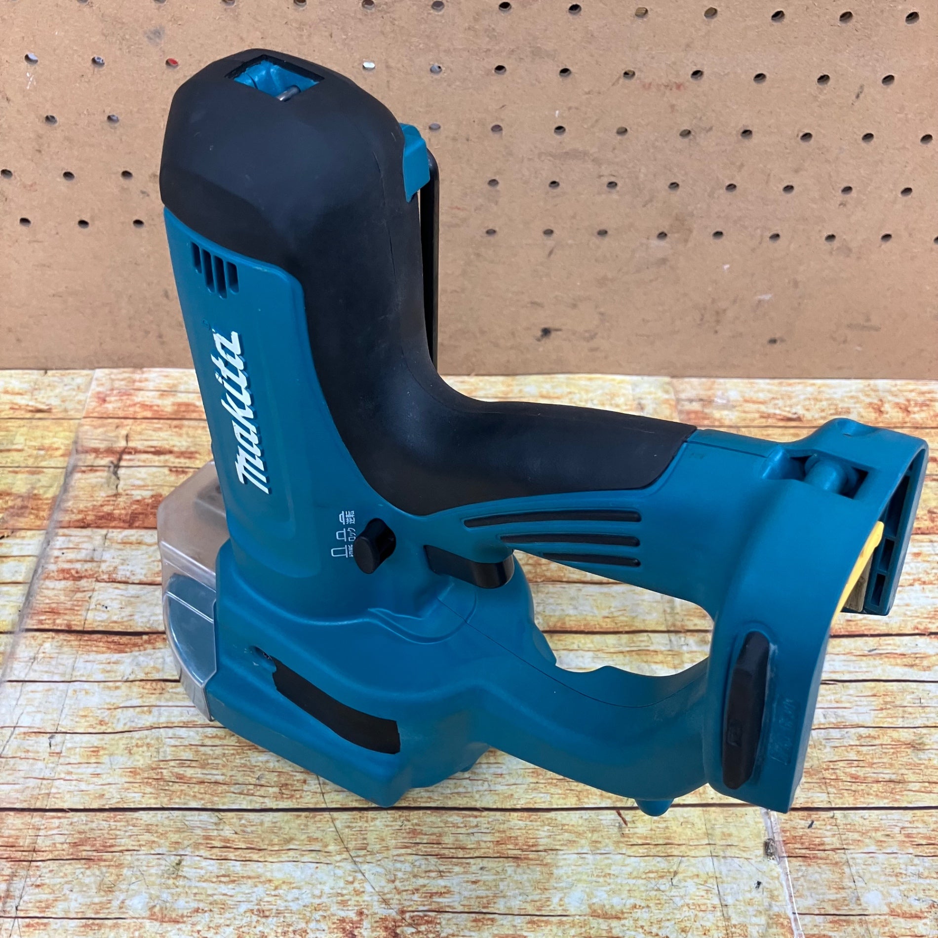 マキタ(makita) コードレス全ネジカッター SC101DRF 【東大和店】 マキタ(makita) コードレス全ネジカッター SC101DRF【川崎店