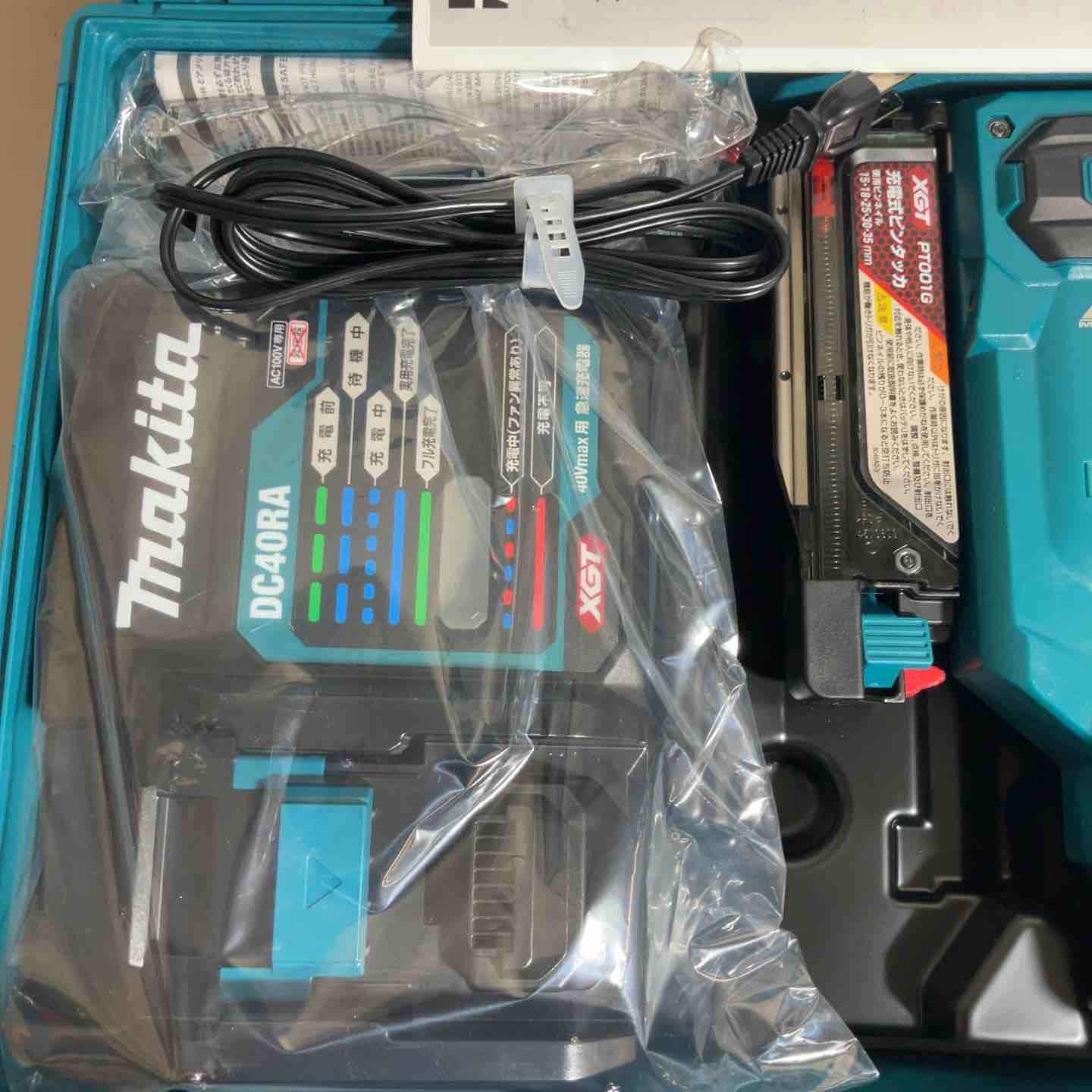【未使用品】 マキタ makita 35mm コードレス ピンネイラ PT001GRDX ピンタッカ バッテリー&充電器付 フルセット 純正 充電式 40V 【戸田店】 未使用品】 マキタ makita 35mm コードレス ピンネイラ PT001GRDX