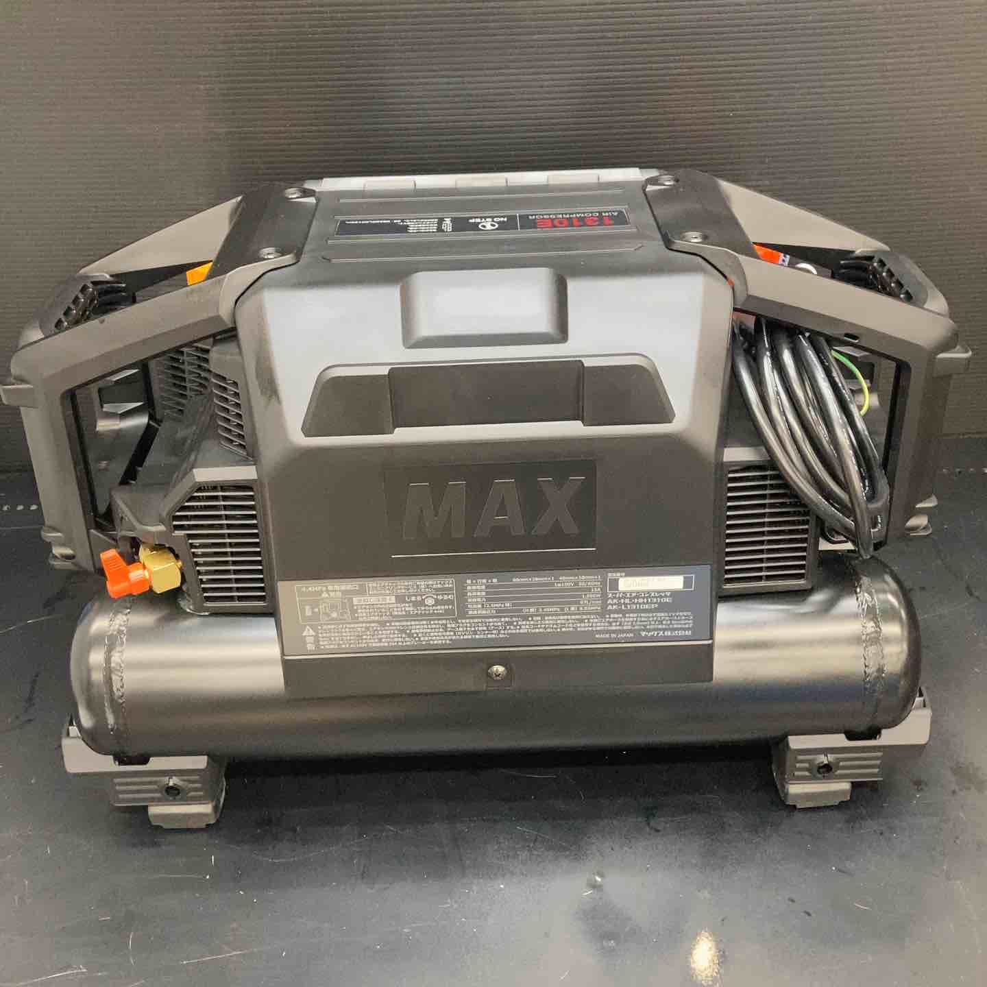 未使用品】☆マックス(MAX) エアコンプレッサー AK-HL1310E_ブラック