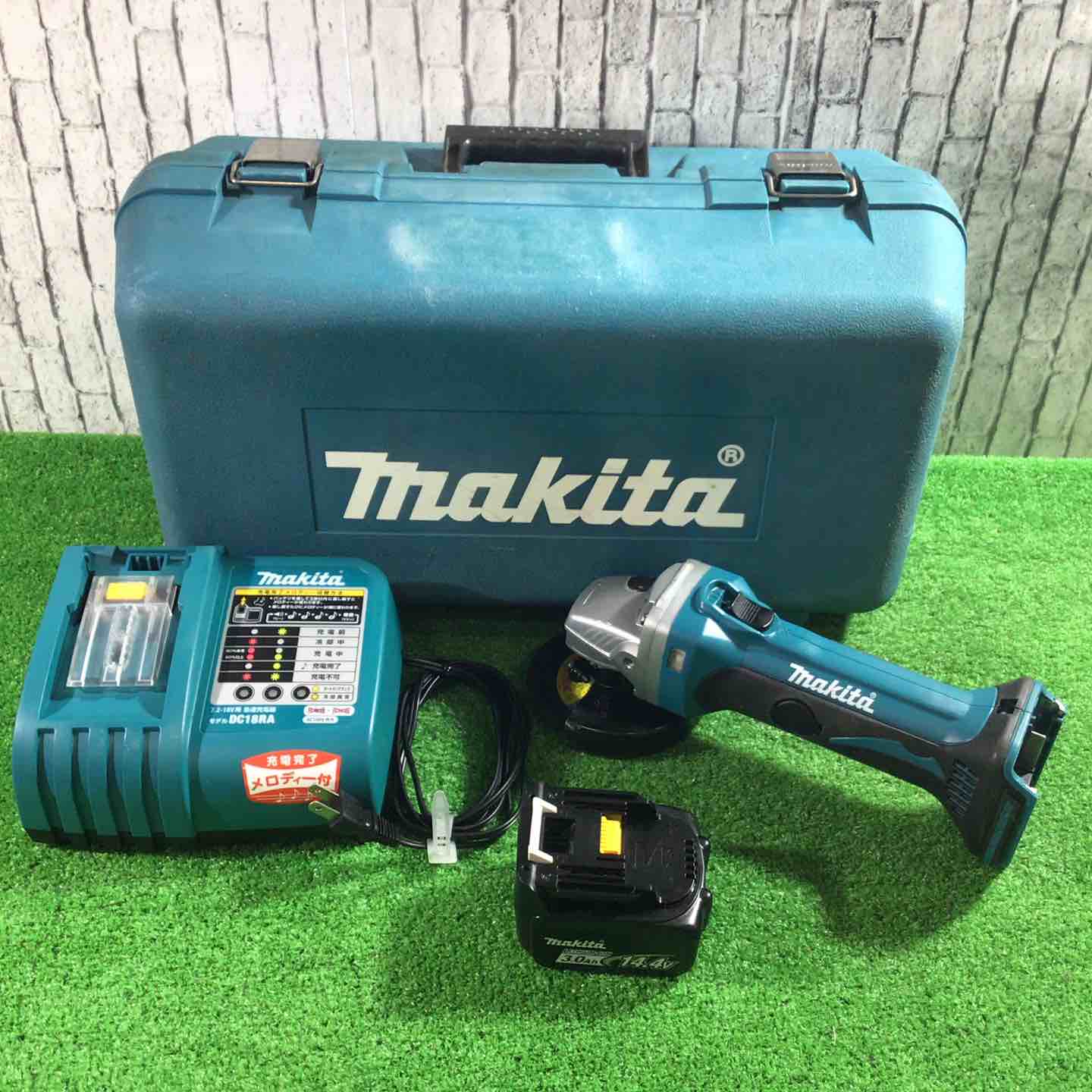 ☆マキタ(makita) 100mmコードレスディスクグラインダー GA400DRF【川口店】 ☆マキタ(makita) 100mmコードレスディスクグラインダー GA400DRF