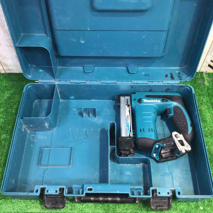 ☆マキタ(makita) コードレスタッカ ST420DZK【町田店】
