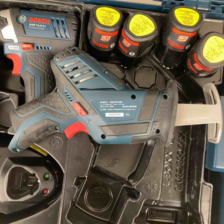 【039】【102】ボッシュ(BOSCH) コードレスセーバーソー GSA10.8V-LI + インパクトドライバー GDR10.8-LI + バッテリー4個 + 充電器セット【戸田店】