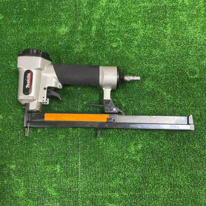 ★マキタ(makita) 常圧エアタッカ AT425BZK【草加店】