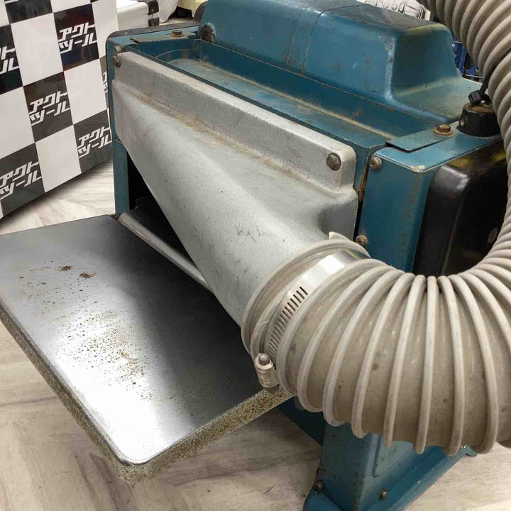 マキタ(makita) 300自動カンナ モデル 2012 有効幅304mm  木工  加工 掘削 表面処理  電動工具 100V 【越谷店】