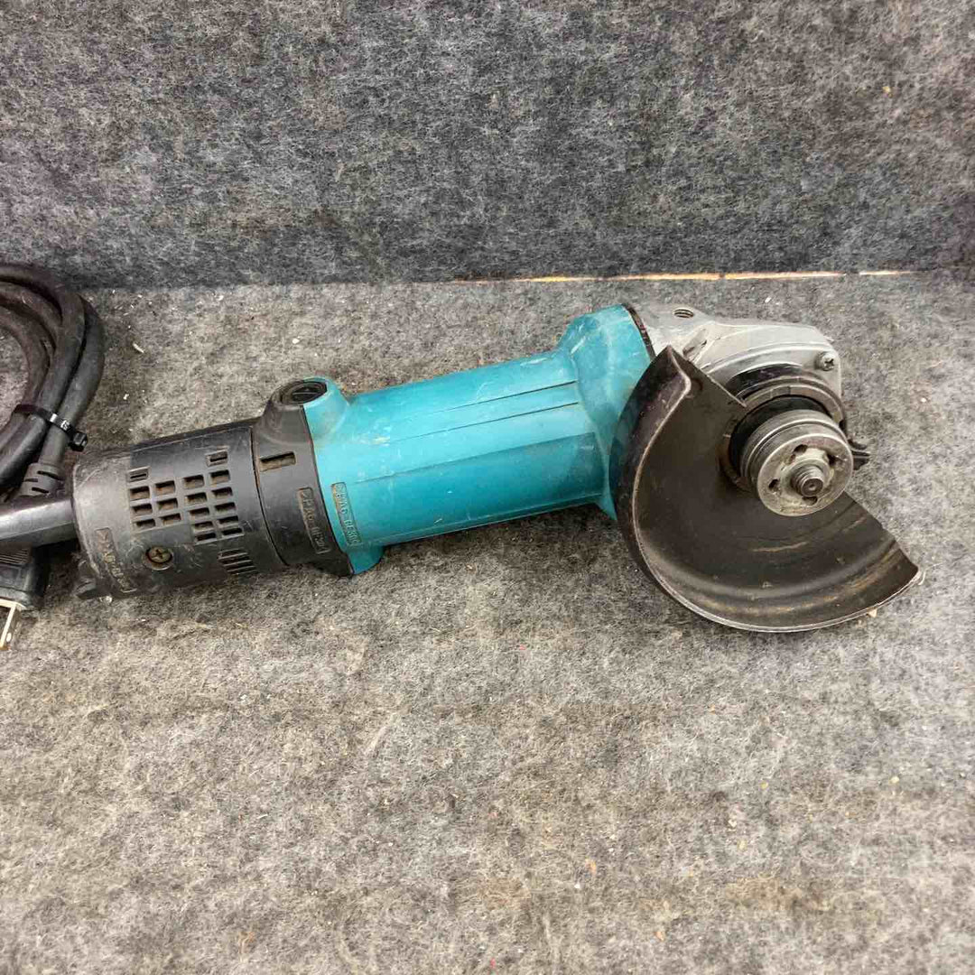 ☆マキタ(makita) 100mmディスクグラインダ 9533B【鴻巣店】