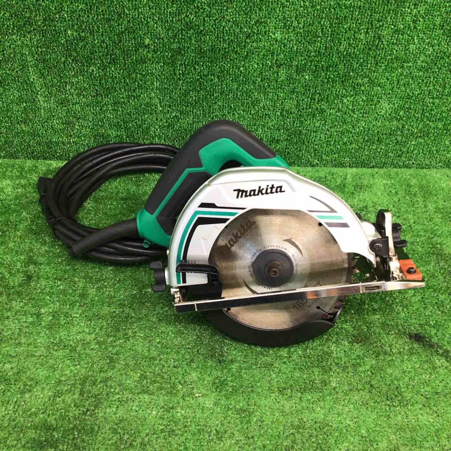 ま マキタ 丸ノコ 190mm M585 建築・木工・本格DIY おすすめ品 Even DIY machines have Makita genes! Make a dust collection