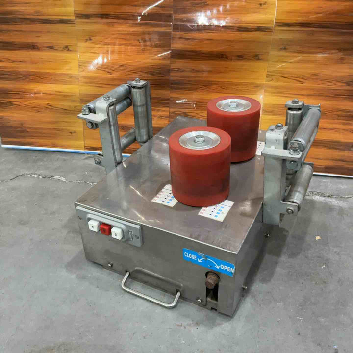 【店頭受取り限定】メーカー 型式不明 ケーブル送り機【川口店】