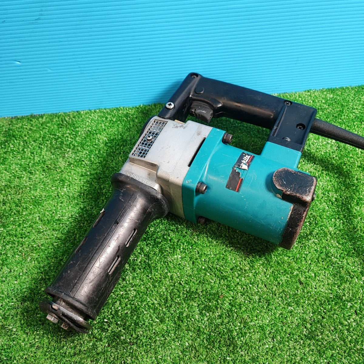 マキタ makita 電動ケレン HK1810 ②