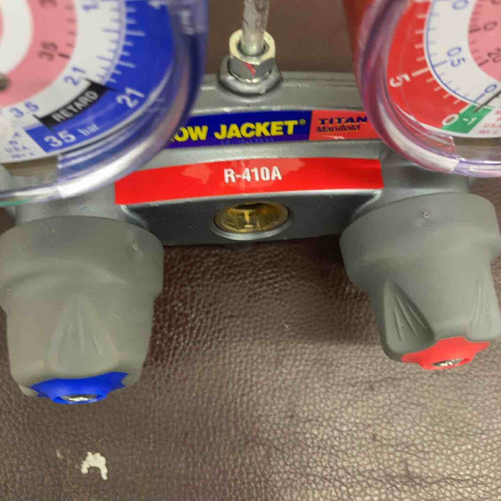 【未使用品(店頭展示品)】 アサダ(Asada) マニホールドゲージ キット R410A YELLOW JACKET 長期保管品 【東大和店】