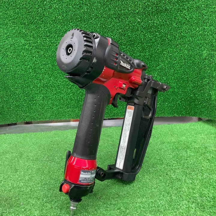 ★マキタ(makita) 高圧フロアタッカ AT1150HA【桶川店】