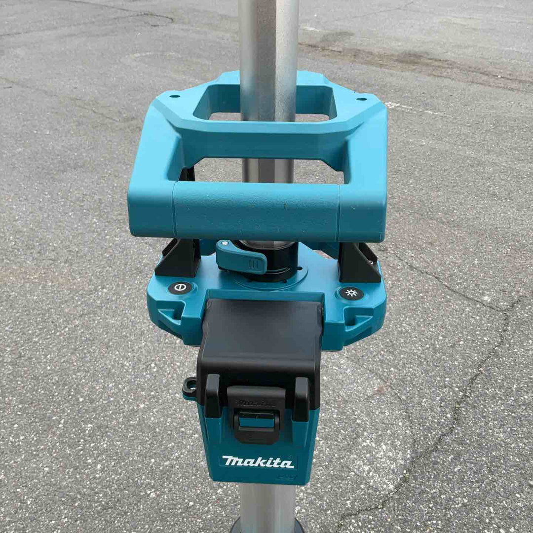【店頭受取り限定】★マキタ(makita) コードレスタワーライト ML814【岩槻店】