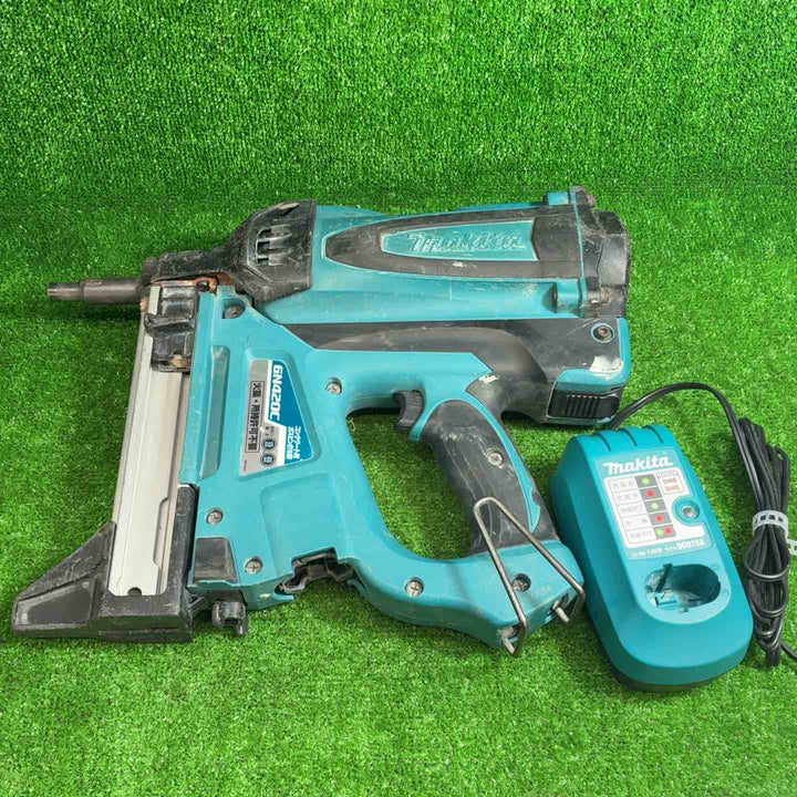 【現状品】 マキタ (makita) コードレスコンクリート用ガスピン打ち機 GN420C 【藤沢店】