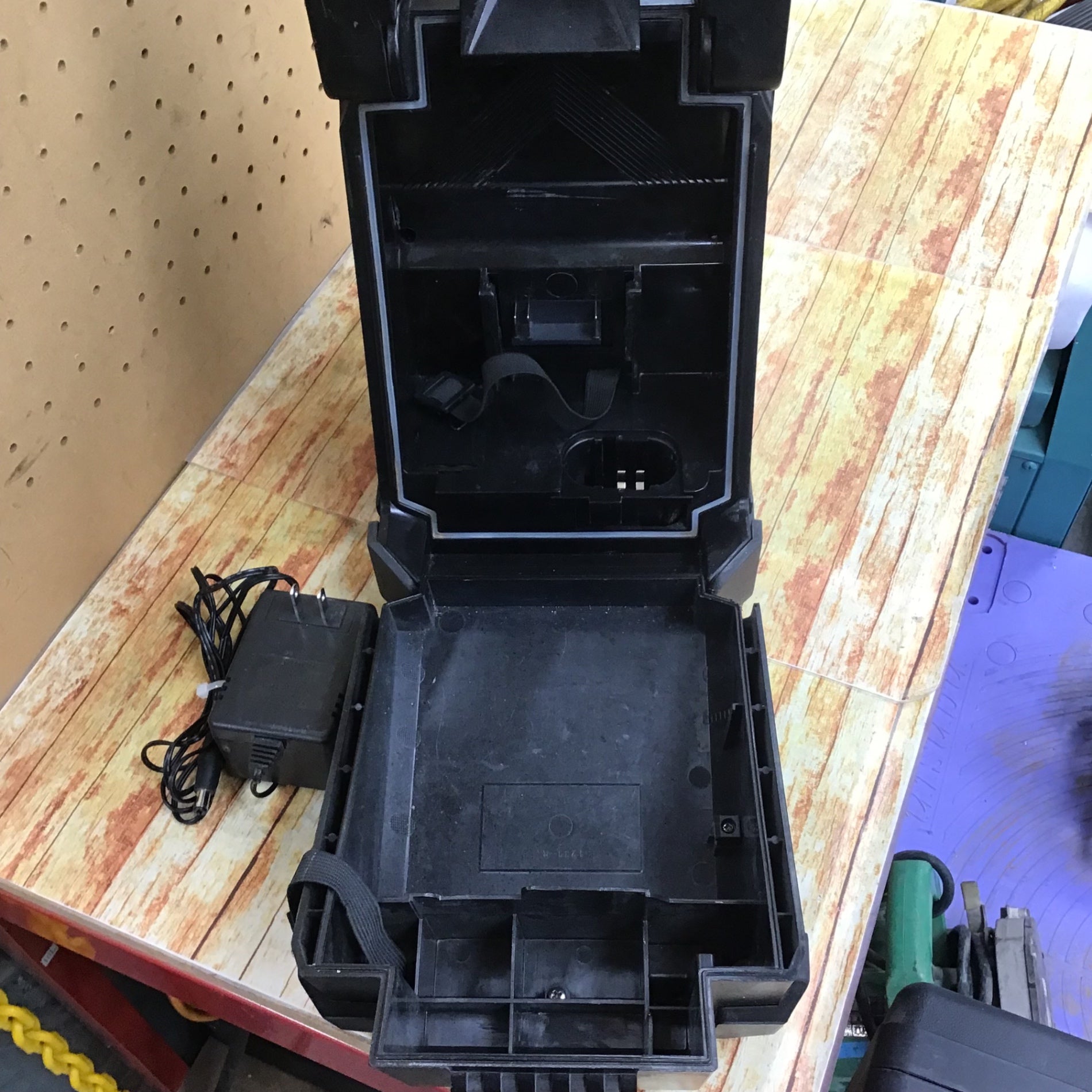 ハイコーキ(HIKOKI ※旧:日立工機) コードレスラジオ UR18DSL (NN