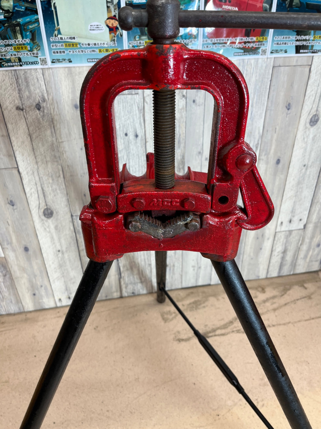 【中古品/店頭受取り限定】MCC 脚付パイプバイス NO.1 VL0101【東大和店】