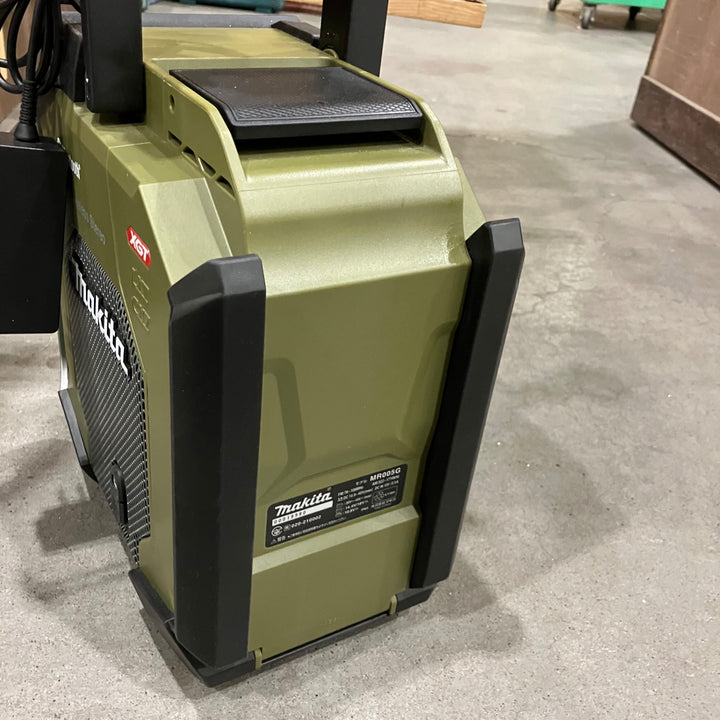 ★マキタ(makita) コードレスラジオ MR005GZO【川口店】