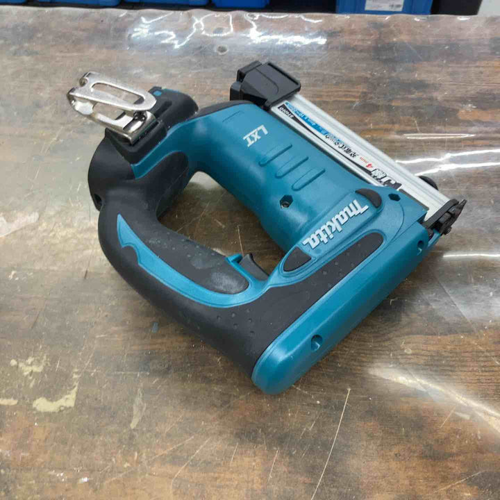 ☆マキタ(makita) コードレスタッカ ST420DZK【戸田店】