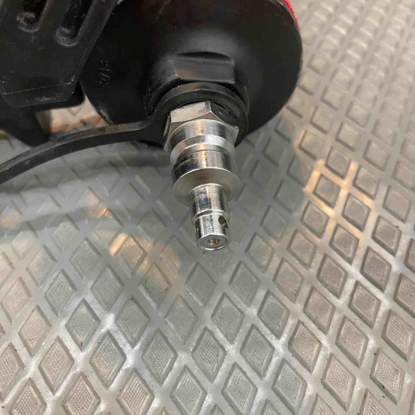 中古品】マキタ(makita) 高圧フロアタッカ AT451H【所沢店】 – アクト