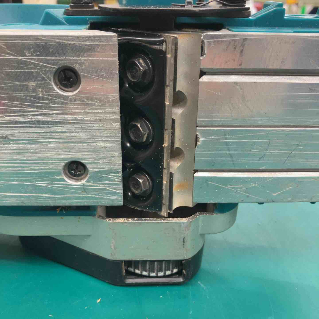 ★マキタ(makita) 82mmコードレスカンナ KP181DZ　18V対応　本体のみ【戸田店】