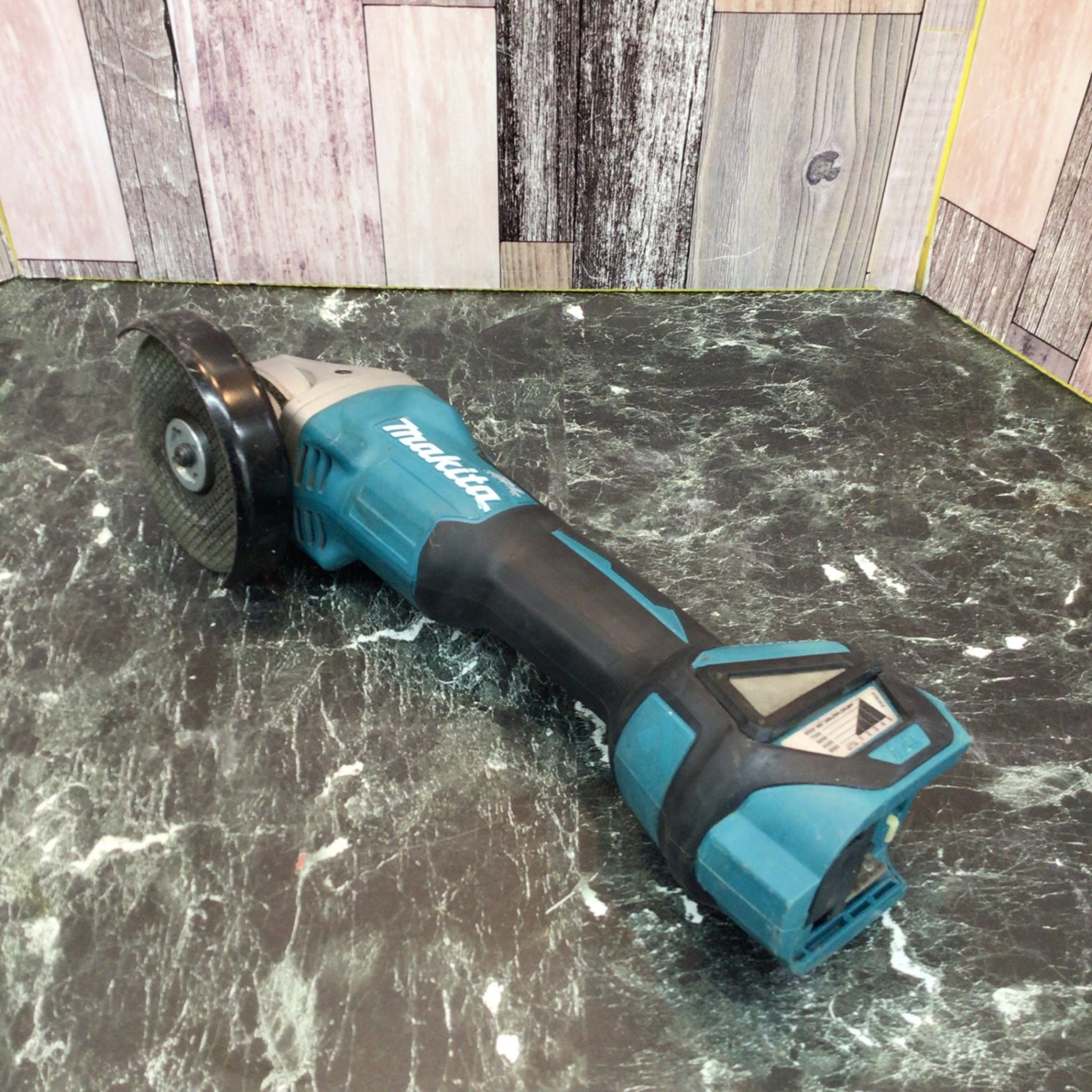 ★マキタ(makita) 100mmコードレスディスクグラインダ GA412DZ【八潮店】 ☆マキタ(makita) 100mmコードレスディスクグラインダ GA412DZ【八潮店
