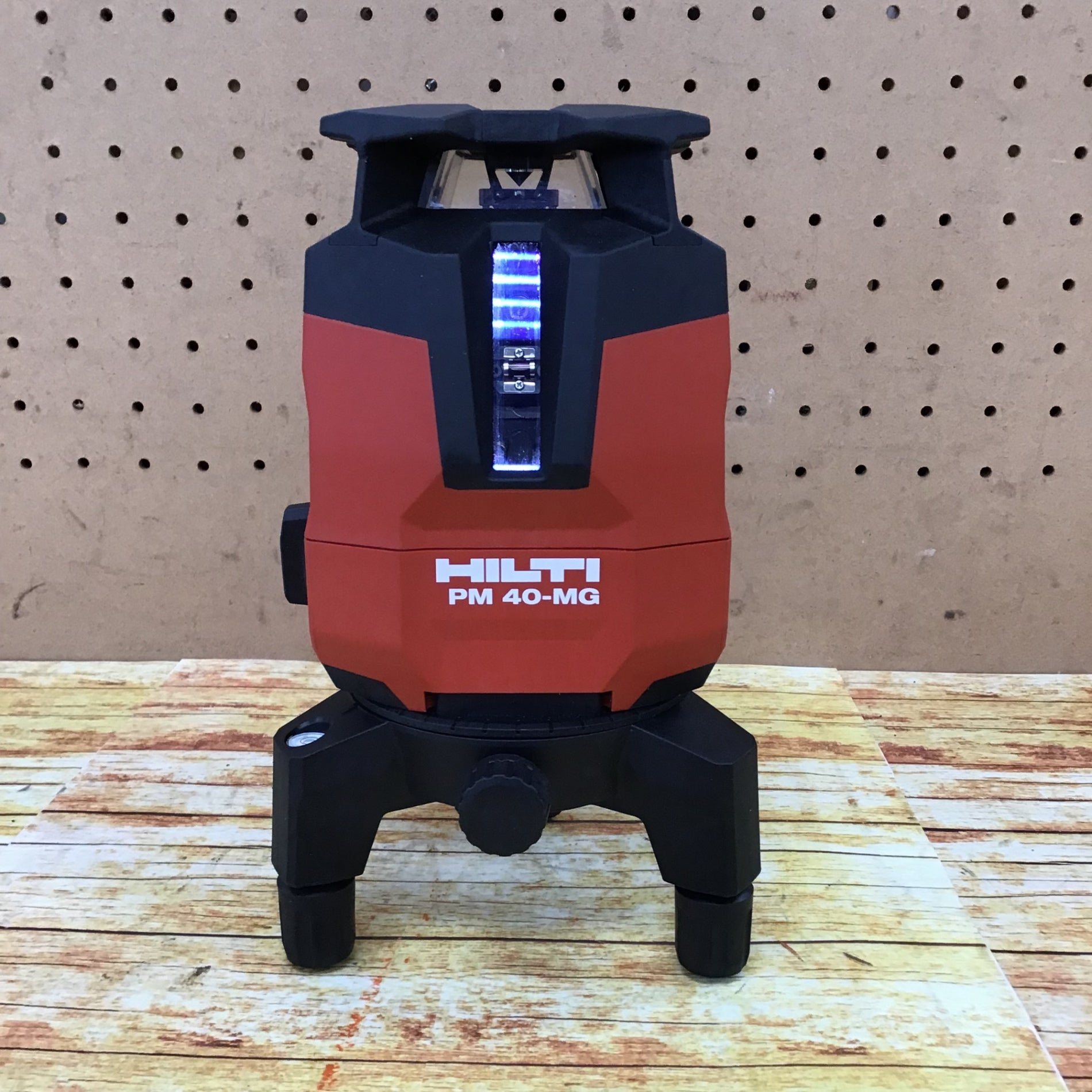 ヒルティ(HILTI) マルチラインレーザー PM40-MG【川崎店】