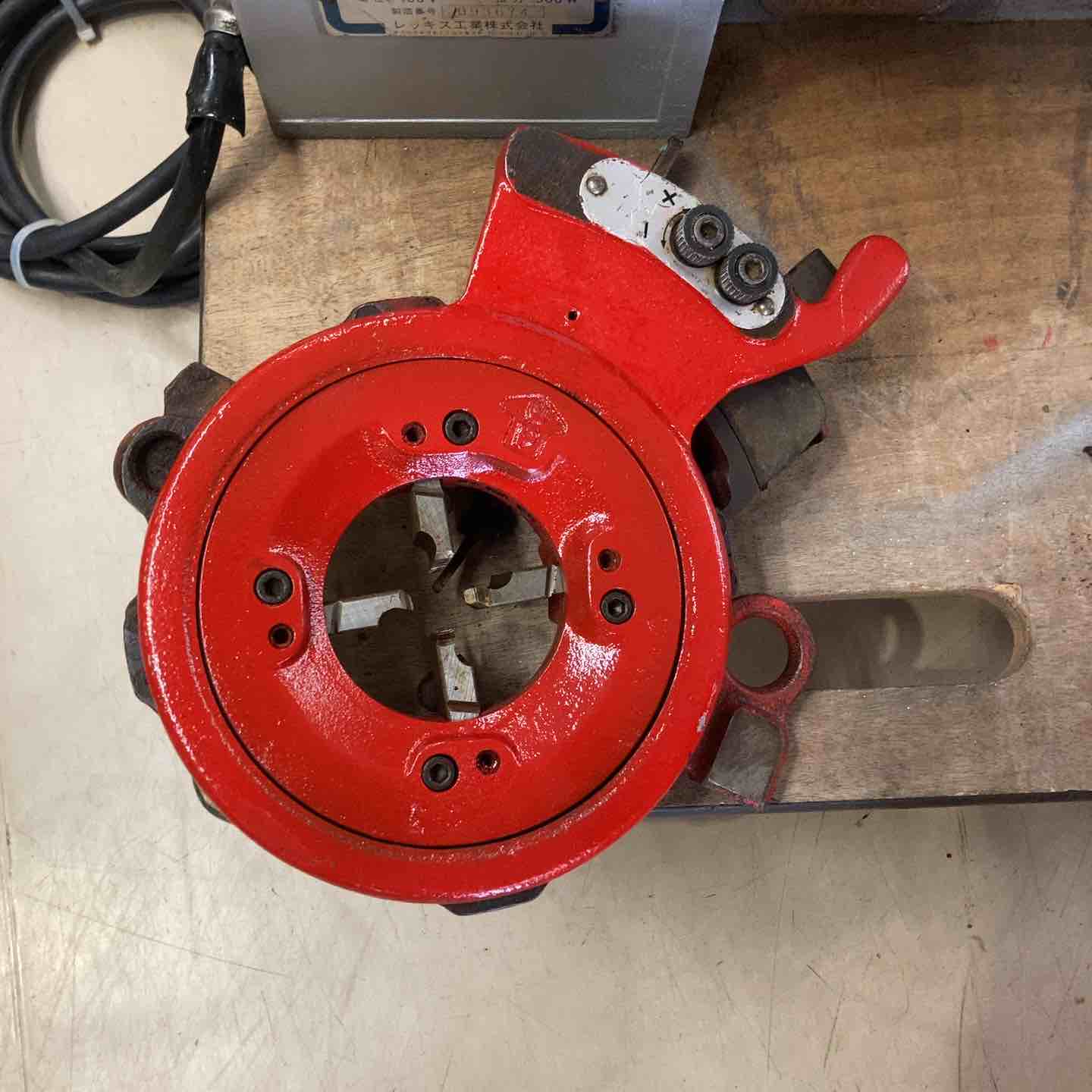 REX N40A ネジ切り機【市川行徳店】【店頭取引限定】【中古】管理番号