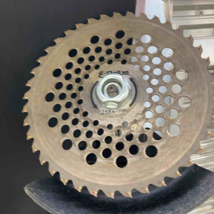 【動作確認済み 店頭受取り限定】【432】マキタ(makita) エンジン刈払機 MEM2102U　チョークのつまみが壊れている。【戸田店】