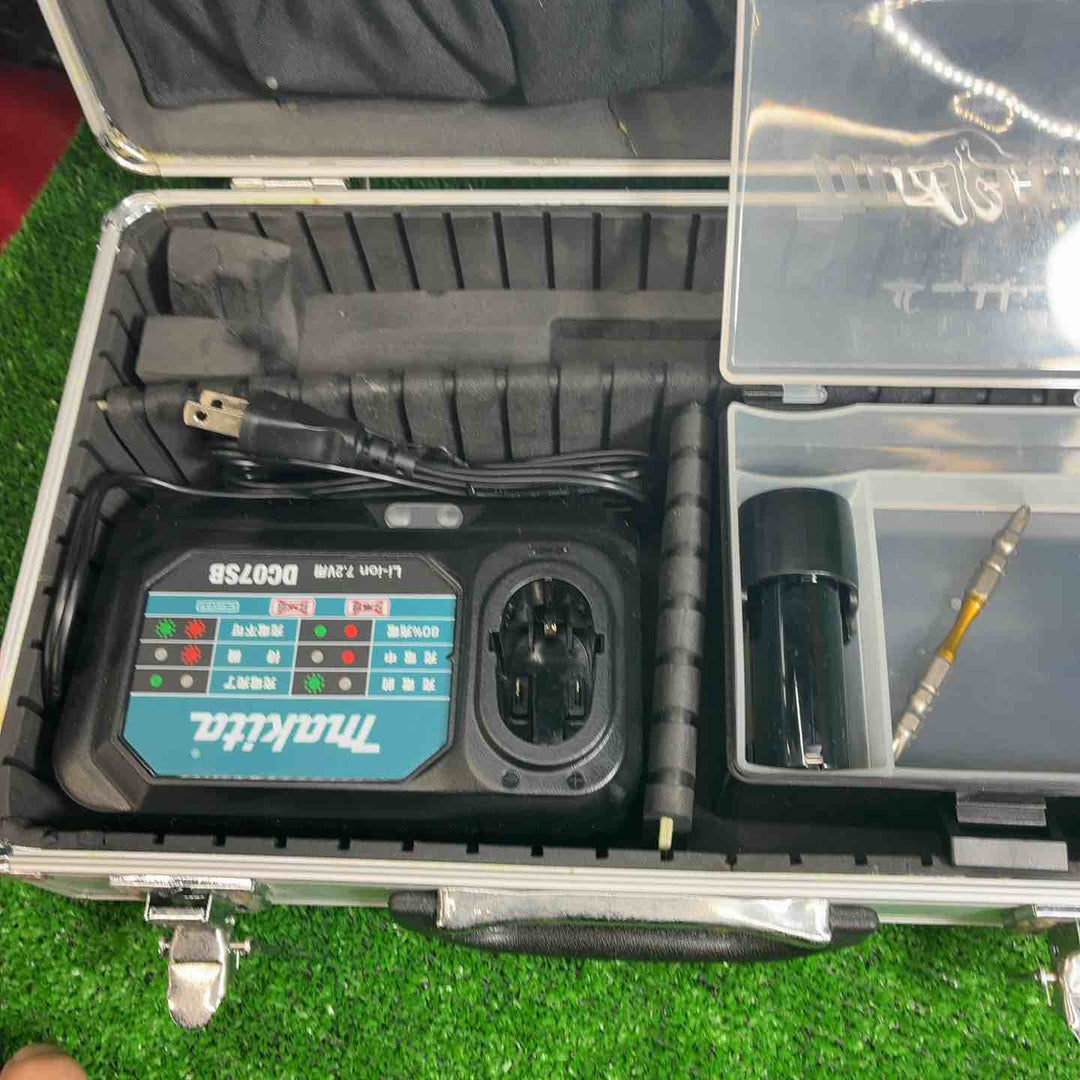 ★マキタ(makita) コードレスペンインパクトドライバー TD022DSHXW【藤沢店】