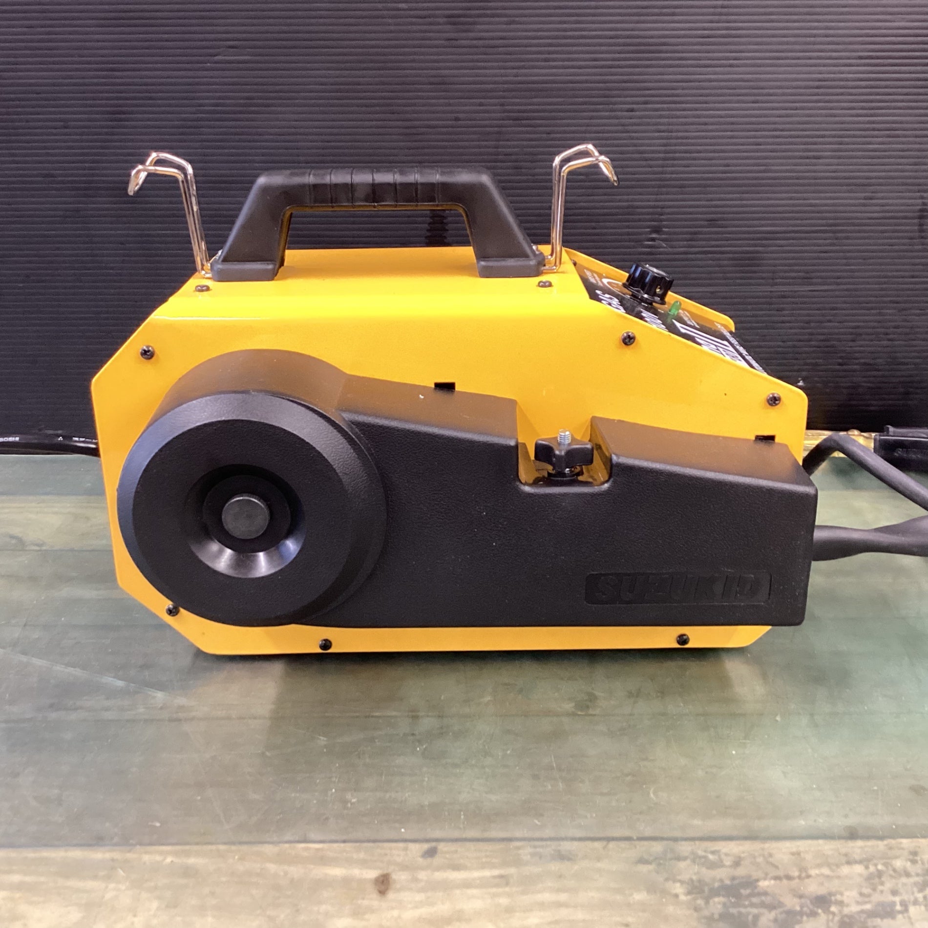 中古品！スズキッド　アキュリー　80 LUNA2 半自動溶接機 Amazon | スズキッド 100V半自動溶接機 アーキュリールナ2 SAY