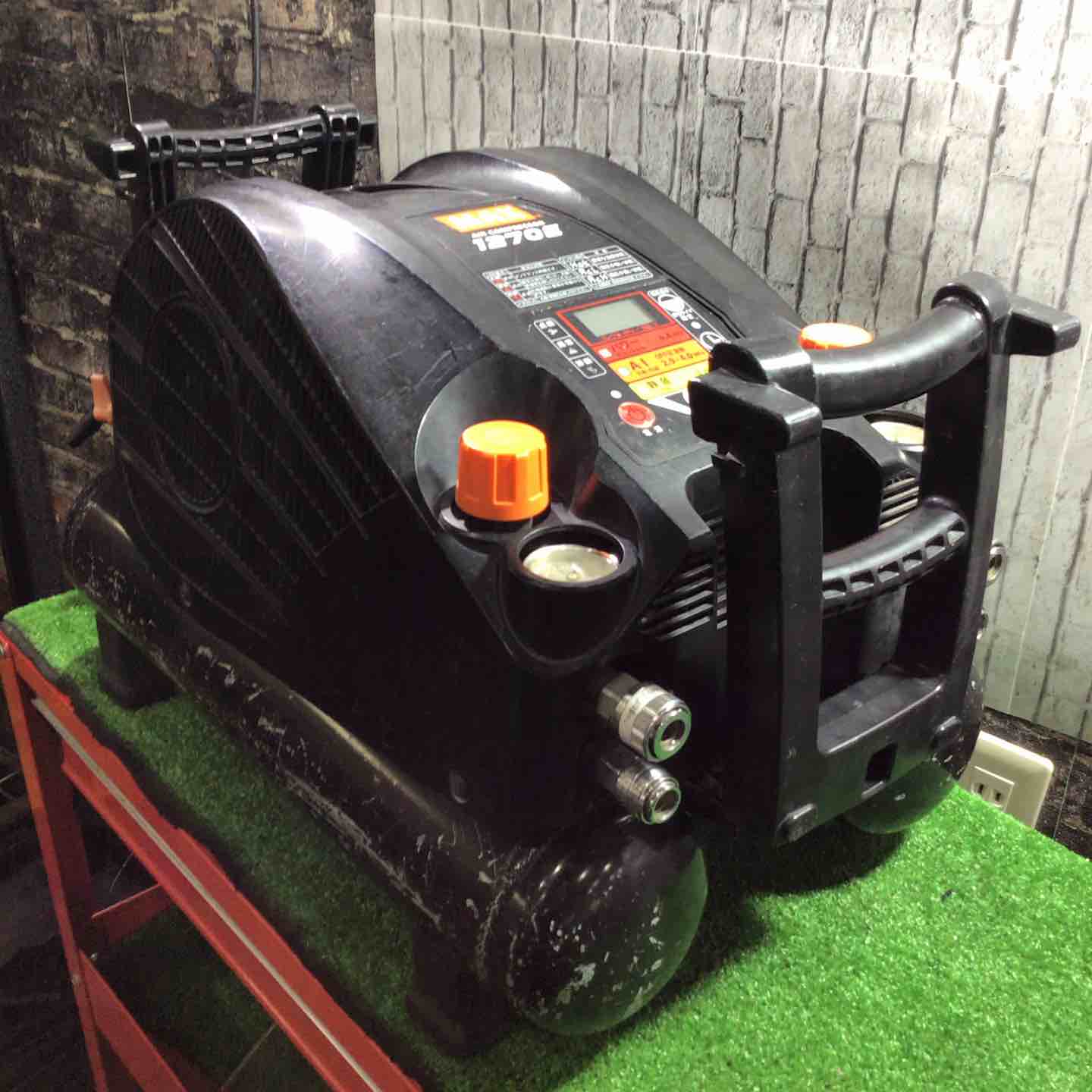 堺店MAX 【ジャンク品】 マックス(MAX) エアコンプレッサー AK-HH1270E 