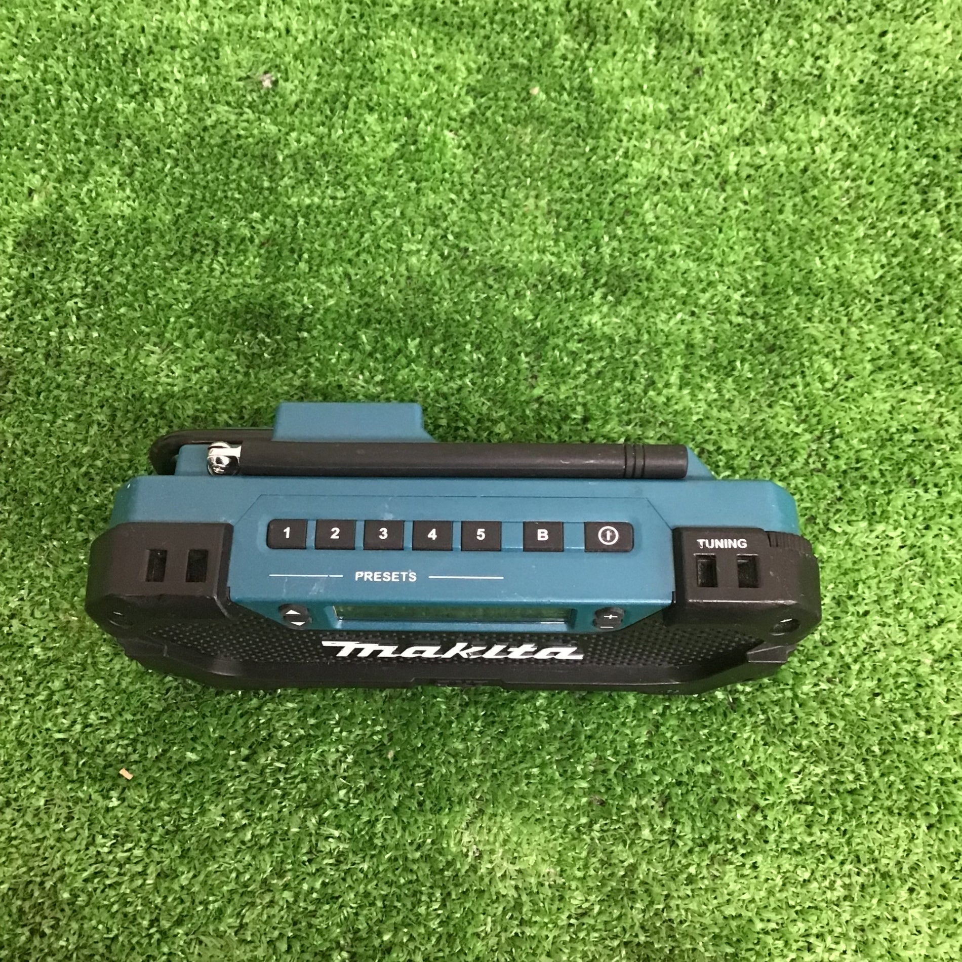 中古品】マキタ/makita コードレスラジオ MR052 【鴻巣店