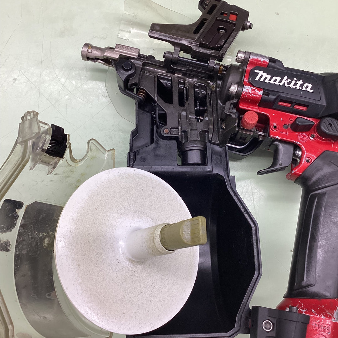 ★マキタ(makita) 高圧エア釘打ち機 AN636H 32mm〜65mm【越谷店】