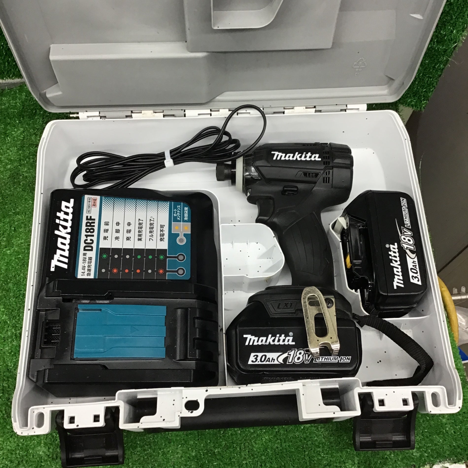 マキタ インパクトドライバ 14.4V 本体・充電器・バッテリー・ケースの