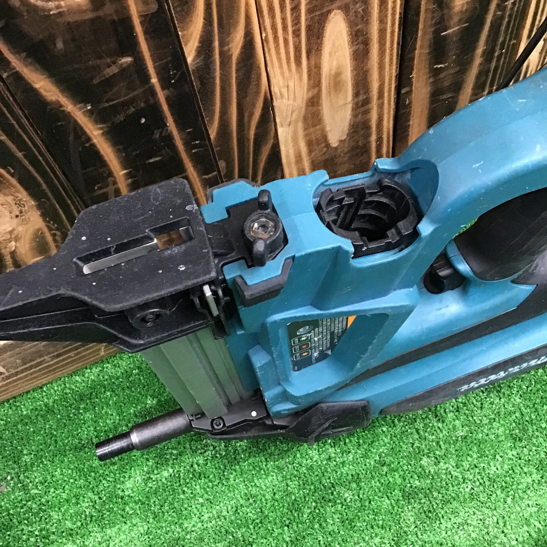 【中古品】マキタ(makita) コードレスコンクリート用ガスピン打ち機 GN420C ※バッテリ7.2V 1.0Ah・1.5Ah１個ずつ！※【桶川店】