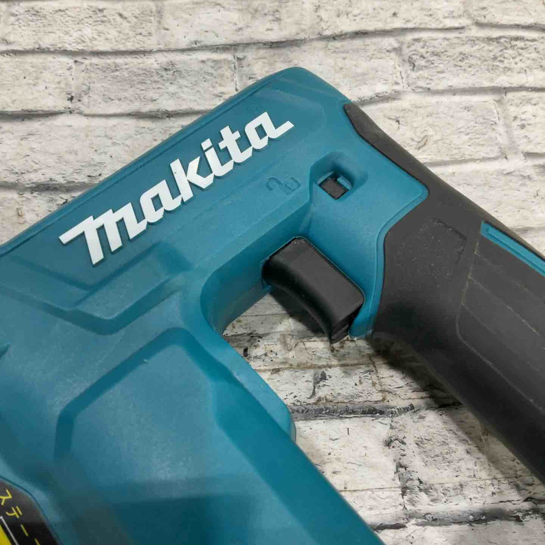 ◇マキタ(makita) コードレスタッカ ST112DRG【川口店】