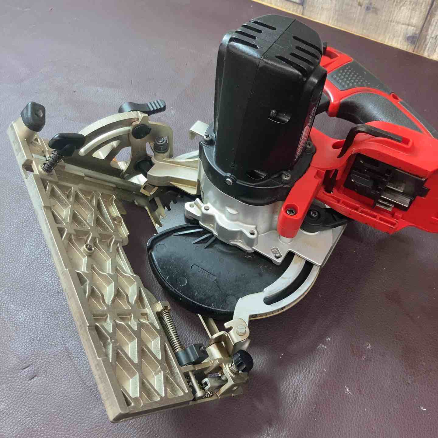 中古品】 ◇マックス(MAX) 14V コードレス丸のこ PJ-CS51-BC 【東大和