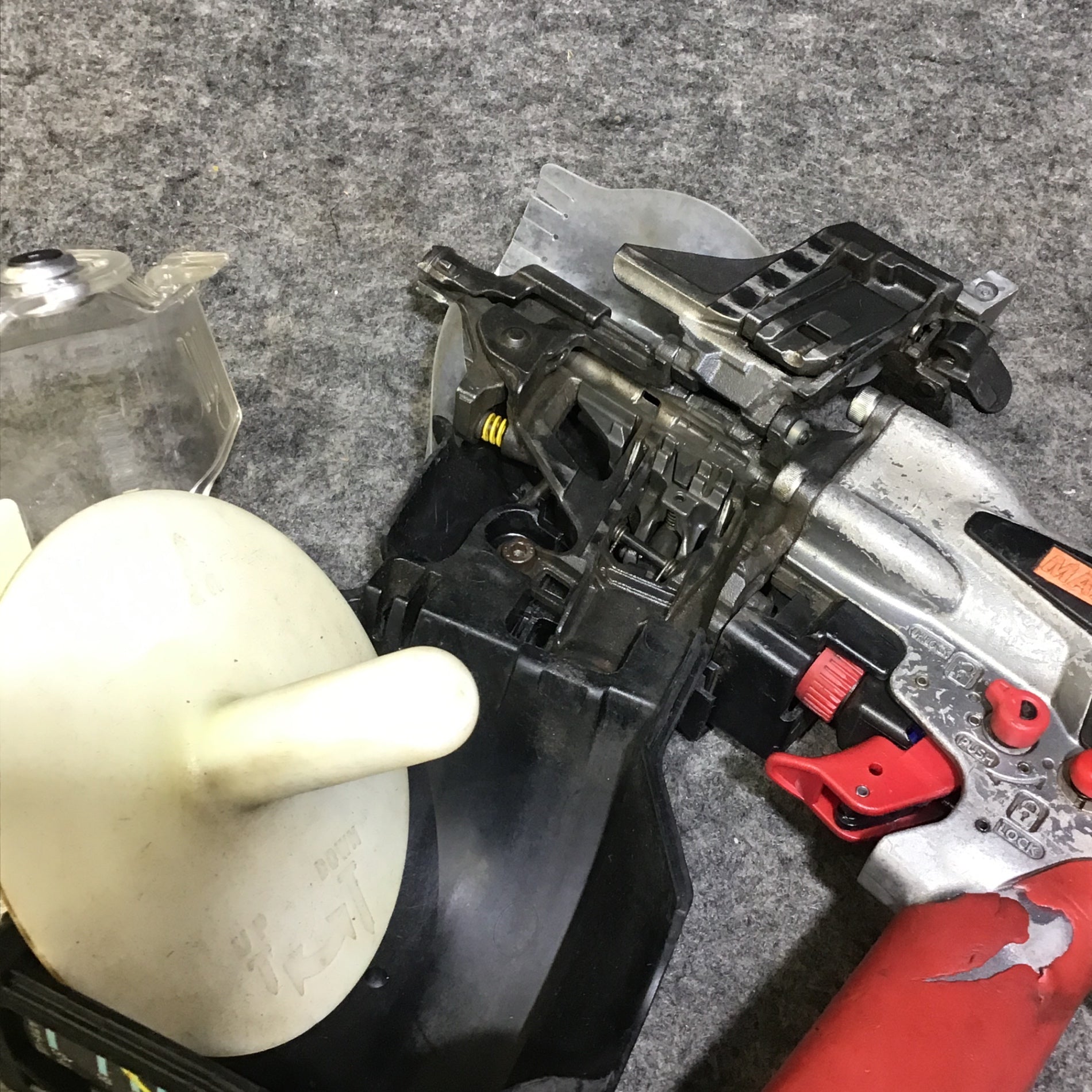 中古品】マックス(MAX) 高圧エア釘打ち機 HN-65N2(D) ※メーカーにて