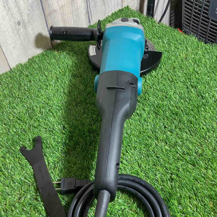 ☆マキタ(makita) 180mm電子ディスクグラインダ GA7011C【戸田店】
