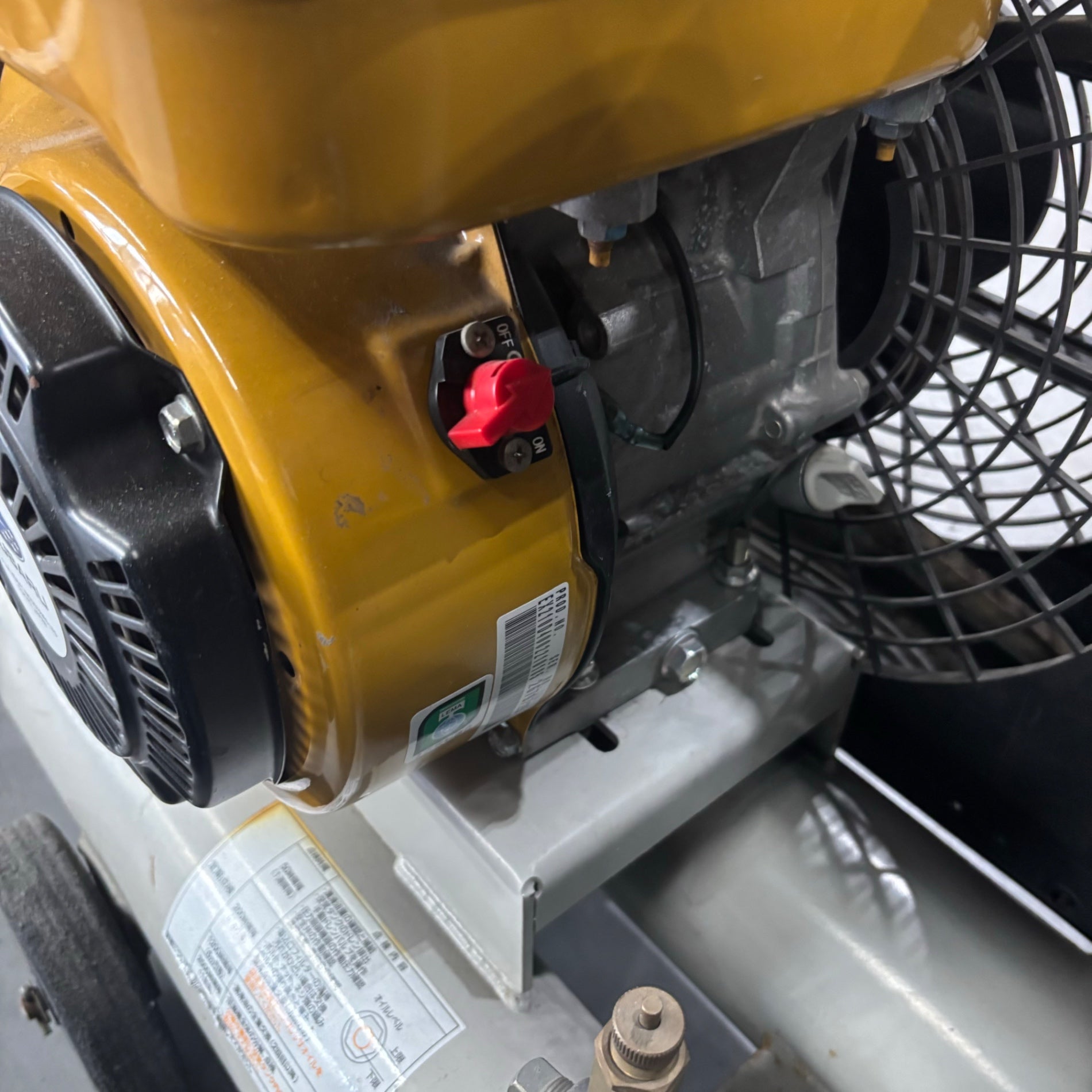 店頭受取り限定】○アネスト岩田 エンジンコンプレッサー PLUE37B-10