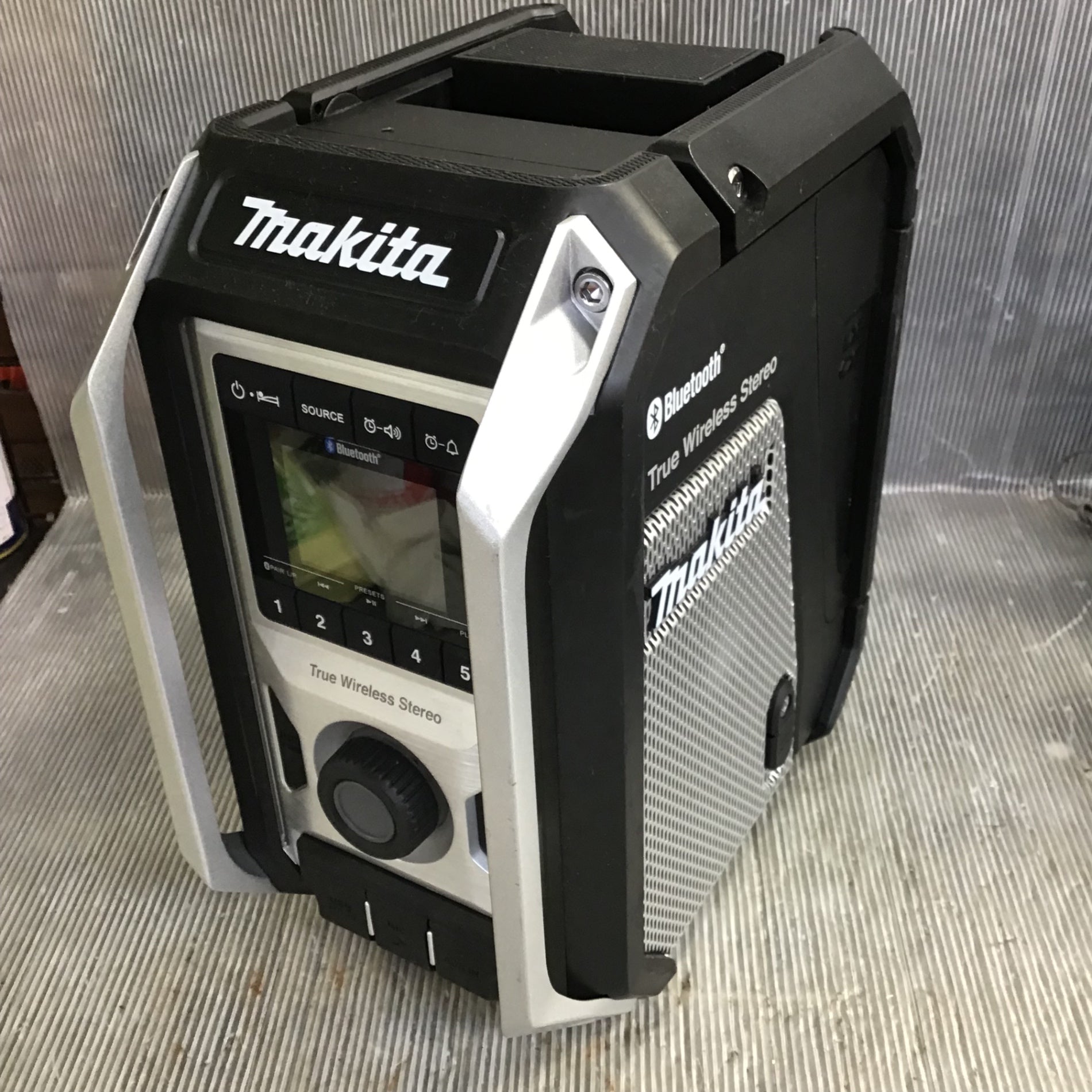 中古美品】マキタ(makita) コードレスラジオ MR113B【草加店 中古美品】マキタ(makita) コードレスラジオ MR113B【草加店