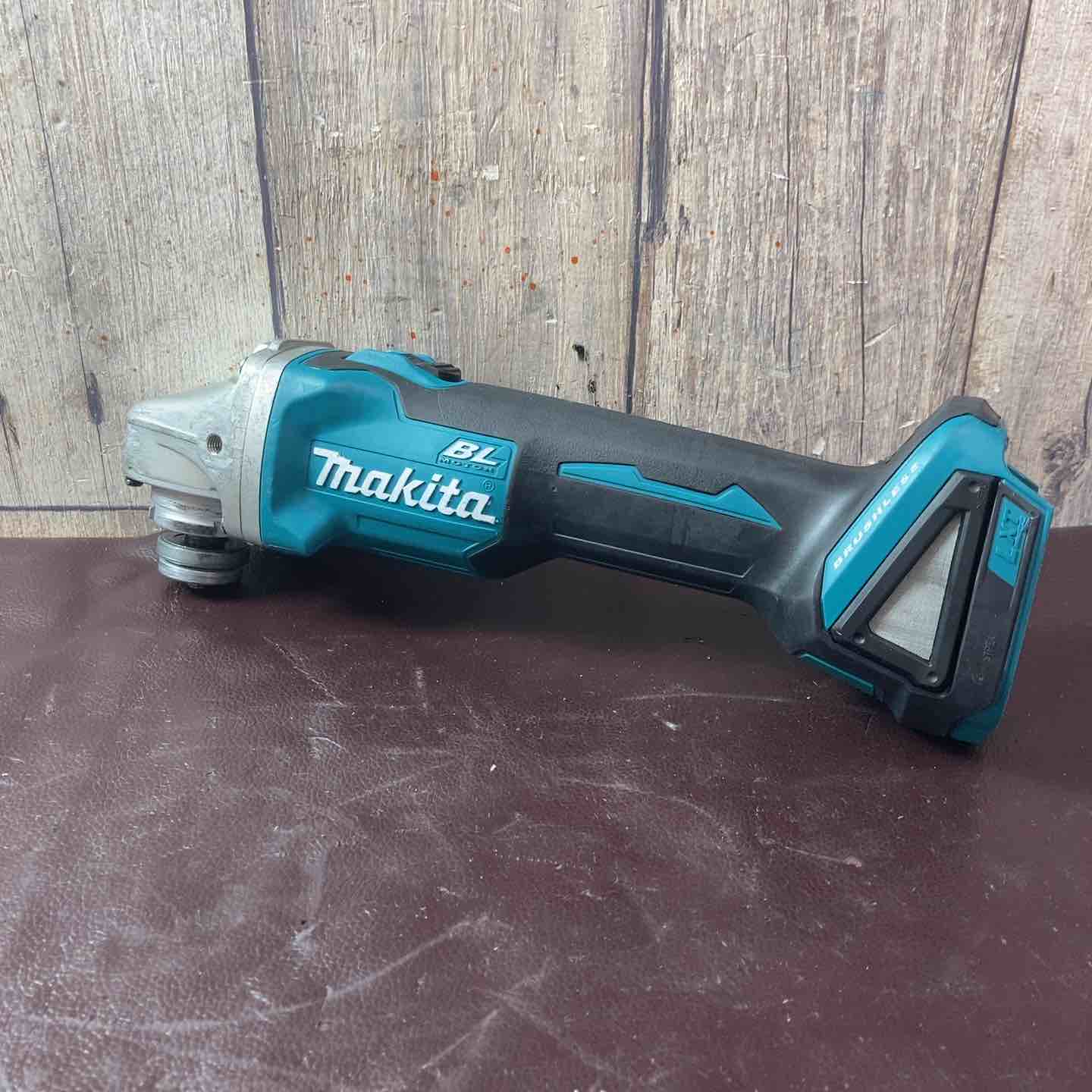 中古品】マキタ(makita) 100mmコードレスディスクグラインダ GA404DZN