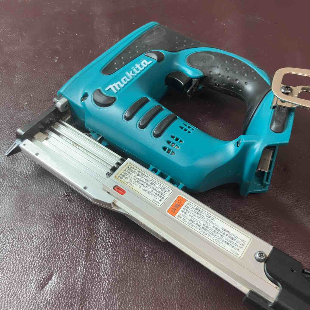 【中古品】 マキタ(makita) 充電式ピンタッカ  14.4V 35mm PT350DRF 【東大和店】