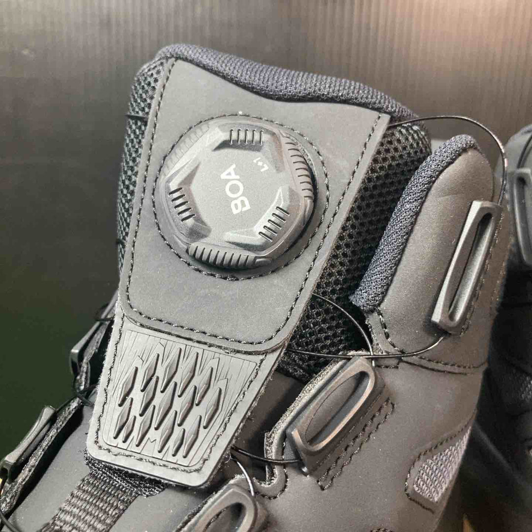 ◇[アシックス] ワーキング 安全靴 作業靴 ウィンジョブ CP122 BOA ブラック/ガンメタル 25.5cm 3E JSAA規格A種認定 A種先芯 ハイカット ポリウレタン BOA【岩槻店】