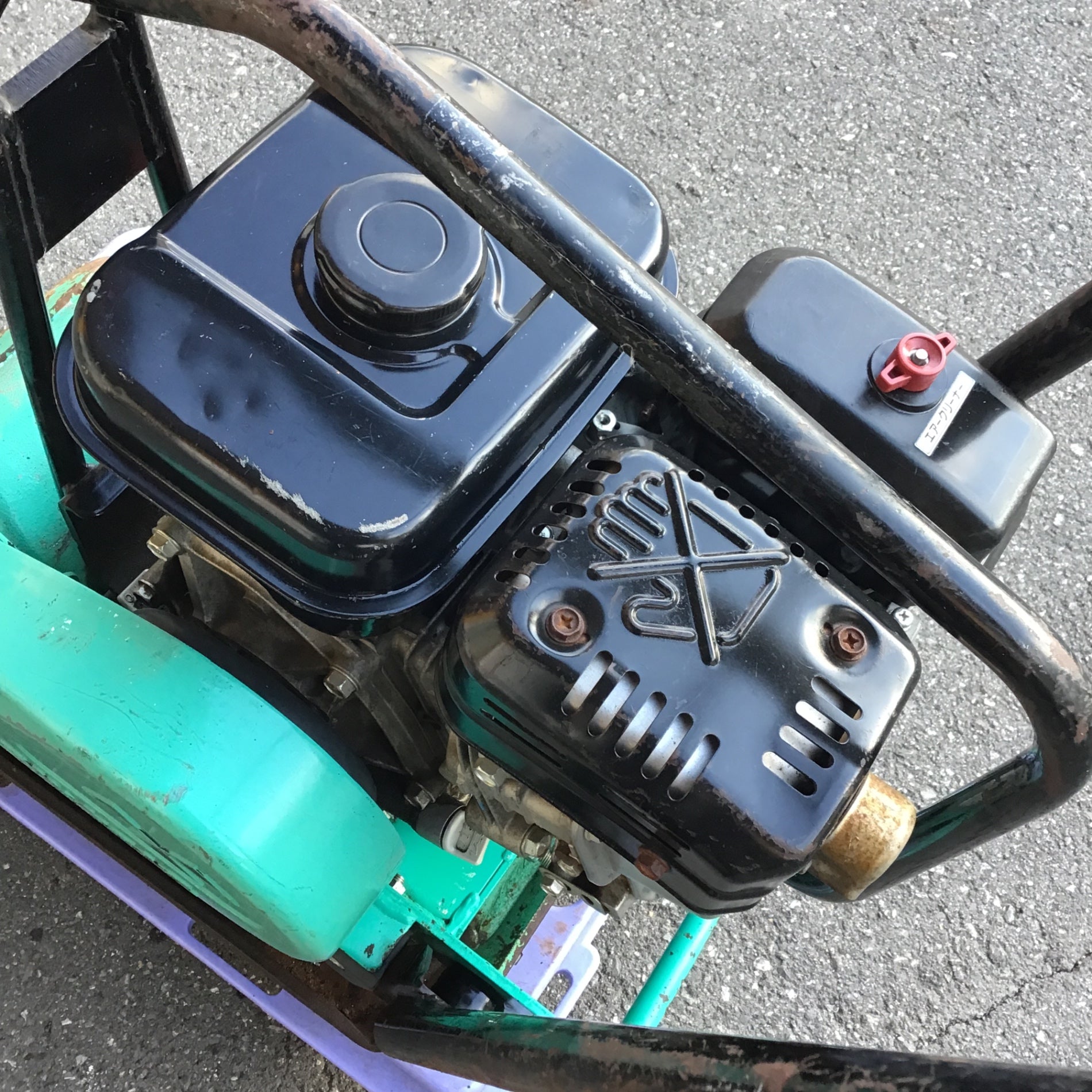 ミカサ MVC-F60 プレートコンパクター【野田愛宕店】【店頭取引限定】【中古】管理番号：IT5WFG8JQ5U8 プレートコンパクター 回動式移動車 MVC-F60系用 三笠産業 mikasa