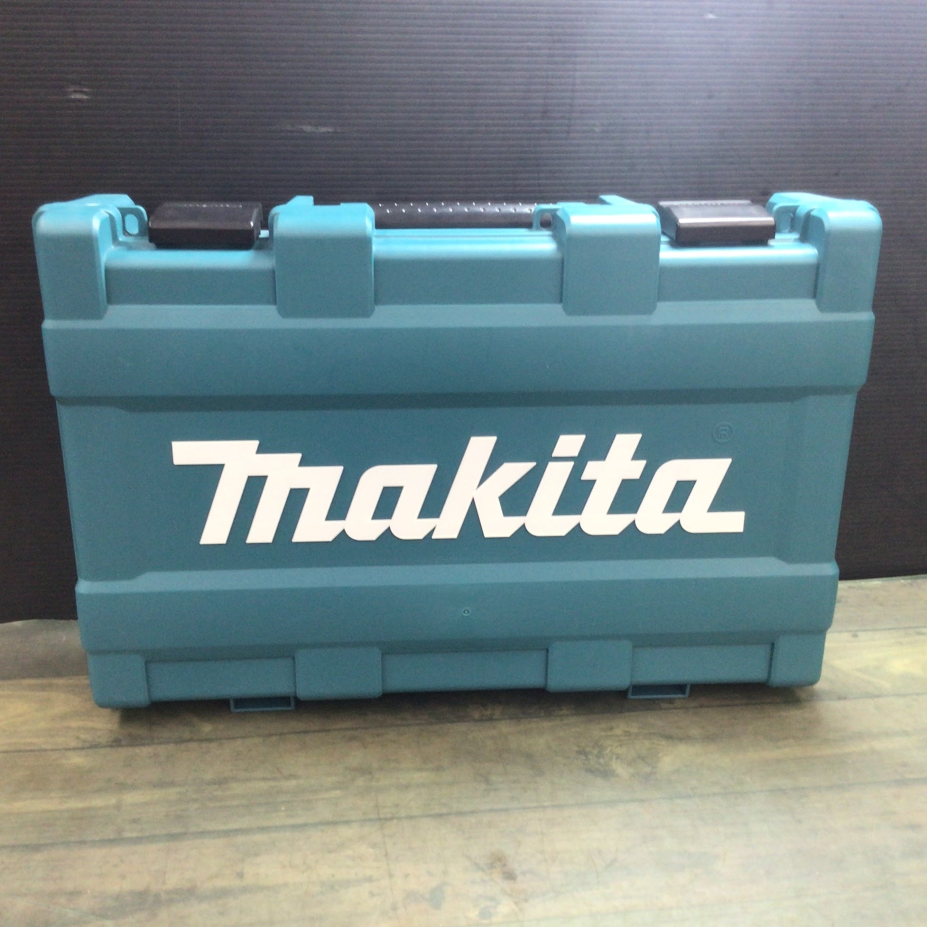 未使用品】☆マキタ(makita) コードレスタッカー ST001GRDX 未使用品】☆マキタ(makita) コードレスタッカー ST001GRDX