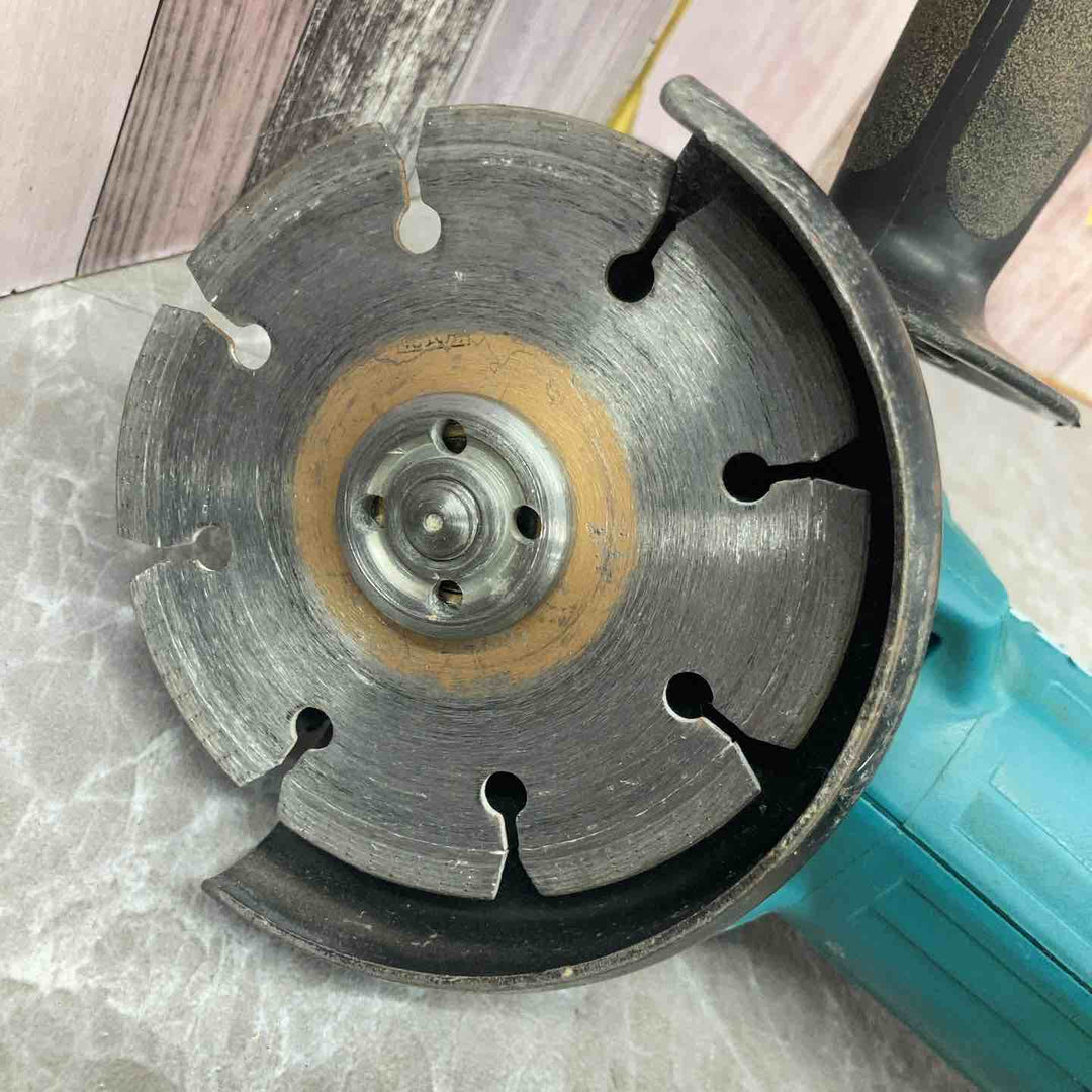 【中古品】☆マキタ(makita) 100mmコードレスディスクグラインダ GA404DZN (GA404DN) ハンドル付き【八潮店】