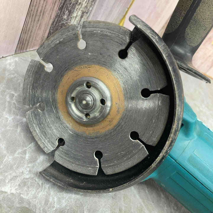 【中古品】☆マキタ(makita) 100mmコードレスディスクグラインダ GA404DZN (GA404DN) ハンドル付き【八潮店】