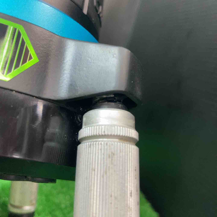 【中古品】◇マキタ(makita) フルライン 追尾 コードレスレーザー墨出し器 SK506GDZN (SK506GDN) ※足に破損箇所有り※【岩槻店】