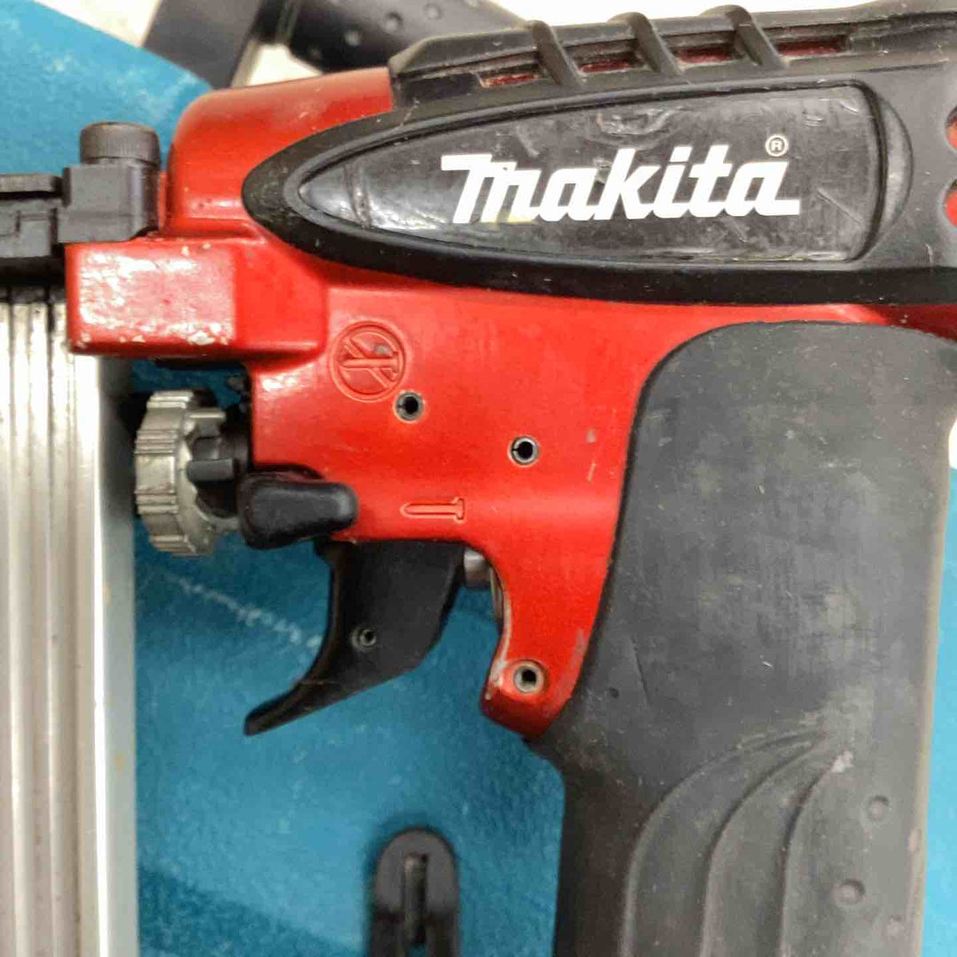★マキタ(makita) 高圧フィニッシュネイラ AF551H【越谷店】