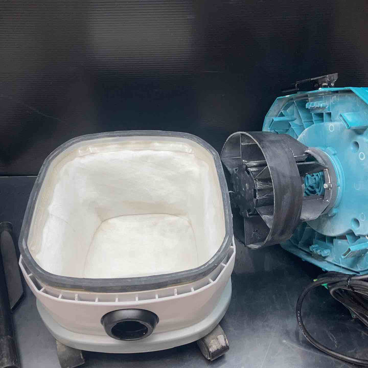★マキタ(makita) 集じん機 乾湿両用 VC0820【川越店】