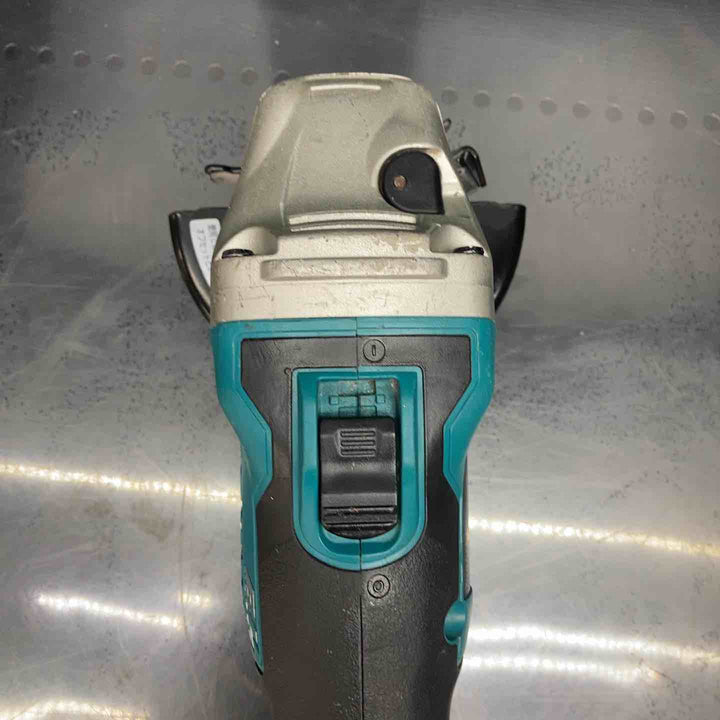 マキタ(makita) 100mmコードレスディスクグラインダ GA404DZN (GA404DN)【川越店】